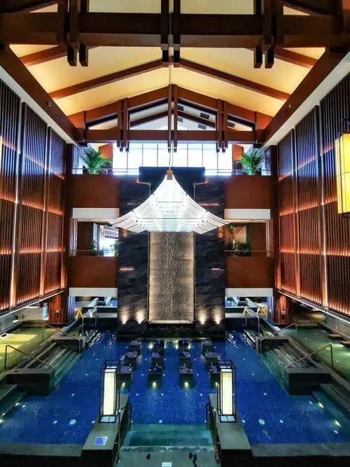 北汤温泉,位于辽宁省沈阳市沈北新区杭州路189号,温泉出水温度高于75