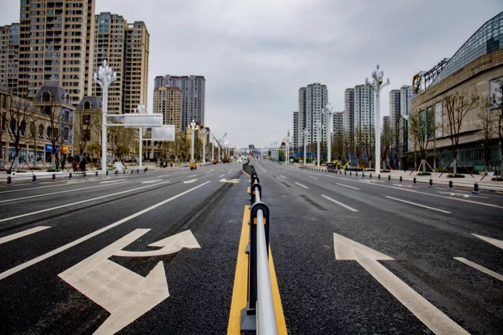 金龙大道车行道黑化和病害治理一标段春节前全面完成