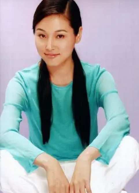 张延：当红时隐退生女，嫁张锦程恩爱17年，一起做最浪漫的事_腾讯新闻