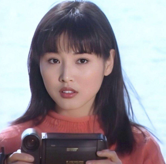 张延当红时隐退生女嫁张锦程恩爱17年一起做最浪漫的事