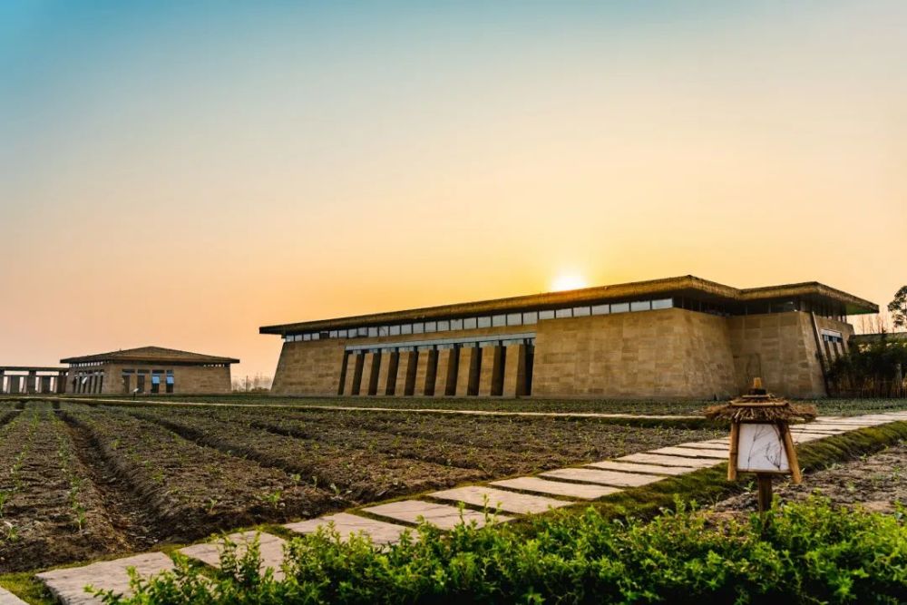 探秘古蜀宝墩文明的独特魅力穿越4500年前的古城遗址