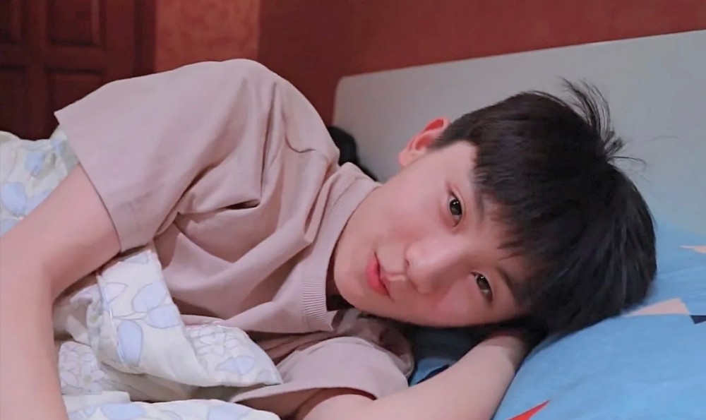 马嘉祺人朝着理想奋斗的过程就很像追光者啊