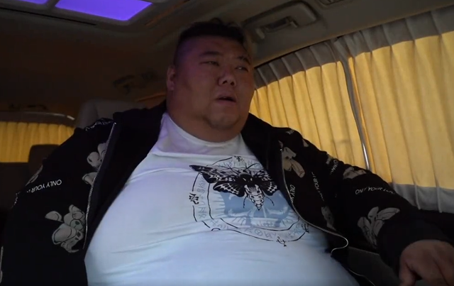 600斤胖猴仔晒减肥vlog走2分钟累到满头大汗双腿青紫像秋裤