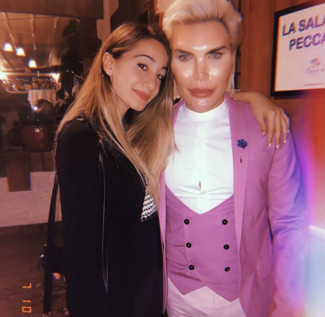 "芭比男友"肯——花费600万整容变成女性