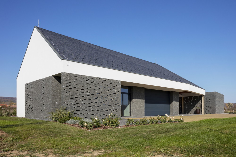 建筑外观半开放空间看向外部景观建筑山墙立面建筑夜景图远看建筑建筑