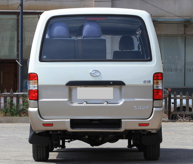 厦门金龙版金杯海狮侧滑门10座搭载18l五菱动力