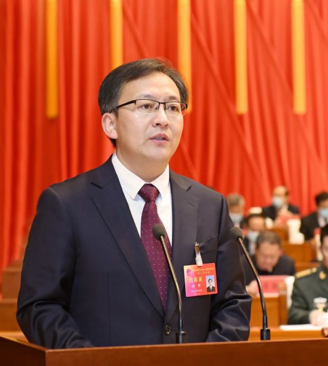 上午9时,宋有洪宣布:沧州市第十五届人民代表大会第二次会议开幕.