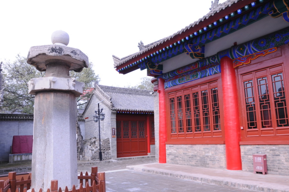 奉先县是蒲城县在唐代的县名,因唐玄宗父亲唐睿宗葬在蒲城而得名.