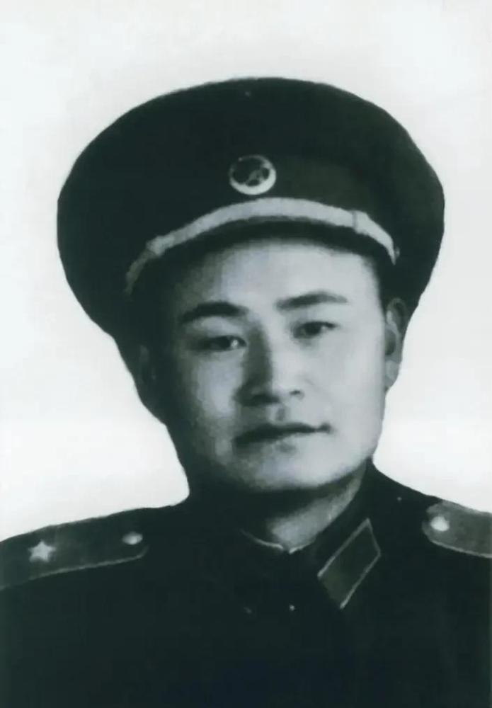 1957年正在开会的李发少将居然被自己警卫员连开三枪射杀