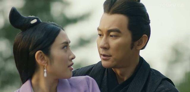 郭皇后稍微长大一点的时候便父母双亡,后来便四处流