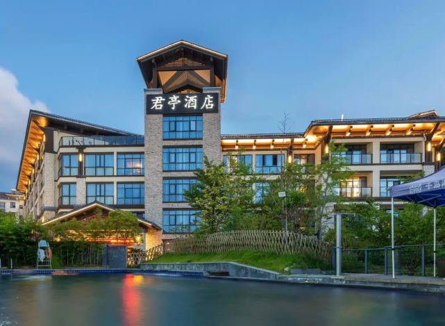 追问君亭酒店14亿收购案缘何改变募集资金用途标的增值率超20倍是否