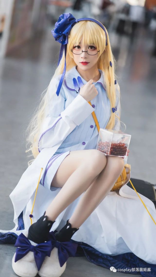 cos:漫展上的黄发小可爱@tomoyo酱|cosplay|漫展|黄发