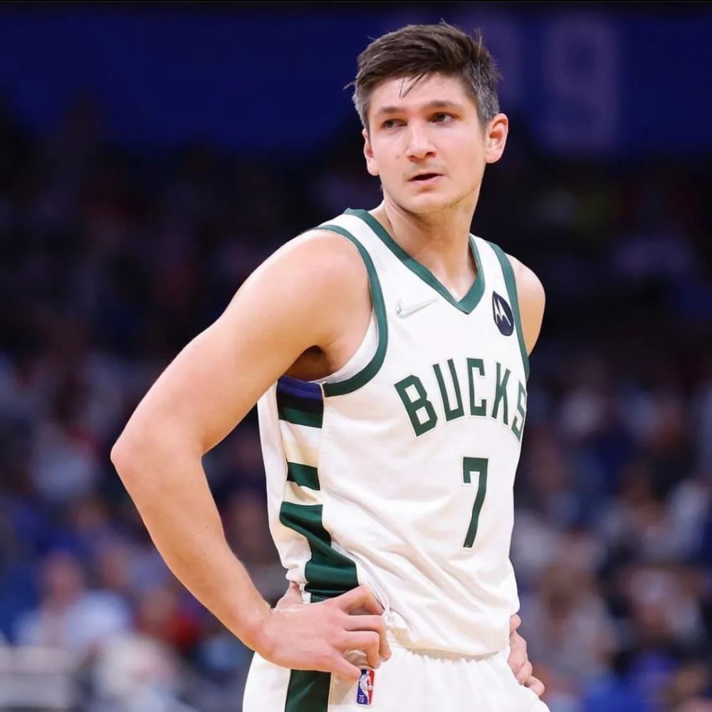 球员受伤不暂停雄鹿的操作绝了