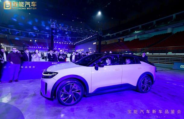 (现场试驾)从配置来看,gx16漂亮得不像实力派:续航里程不低于650公里