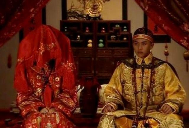 清朝皇帝那么多，为何只有四位皇帝举行过“大婚”？有一致命原因励步英语