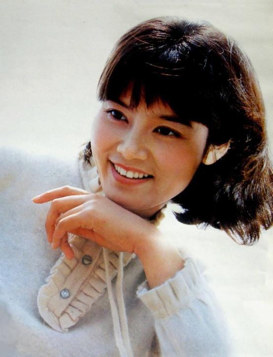 影后潘虹:离婚35年米家山成永远的痛,悲惨人生有亲情一路保驾护航