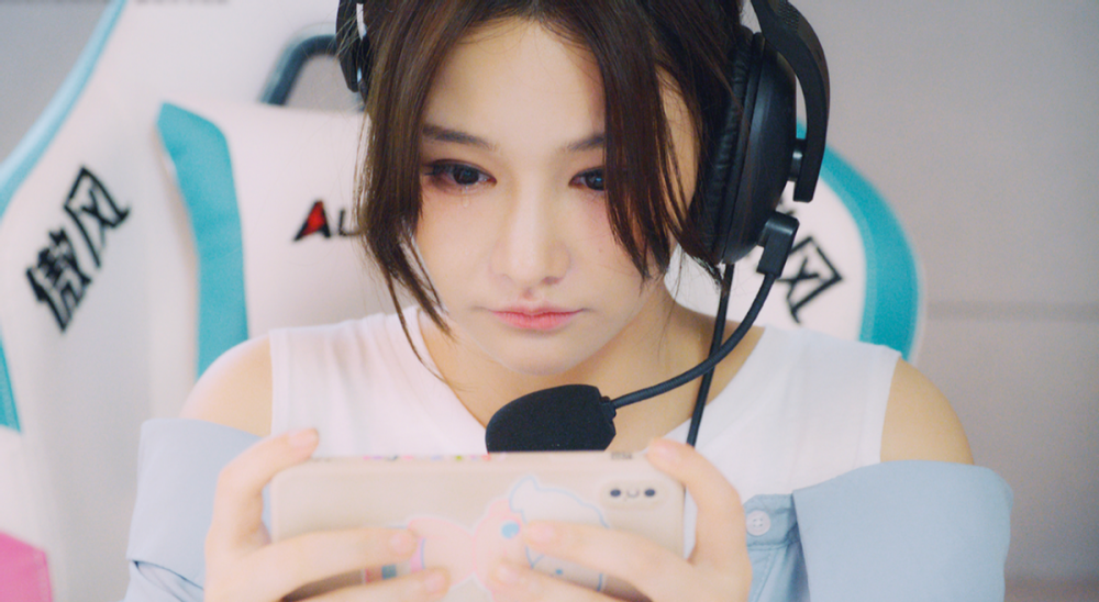 miss重返职业舞台带队冲入八强!联盟大作战上演热血电竞梦