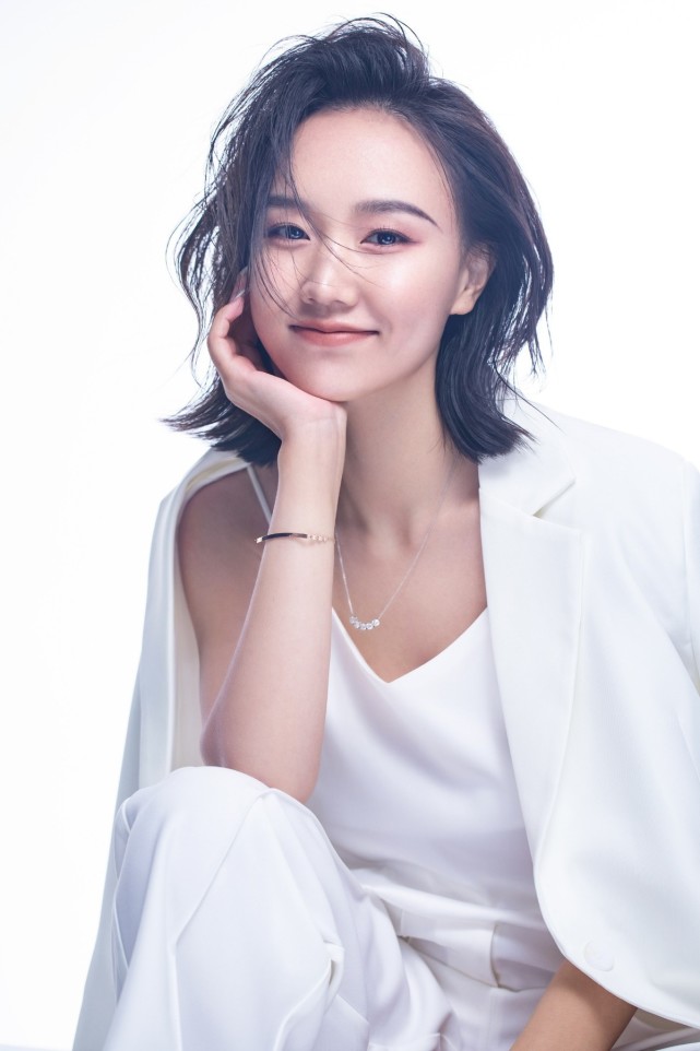 春节热曲《吉祥三宝》演员现状,爸爸去世妈妈隐退,小女孩升级当妈