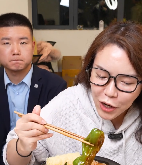 浪胃仙放弃3500w粉丝账号疑似是被公司收回新号粉丝已破196w