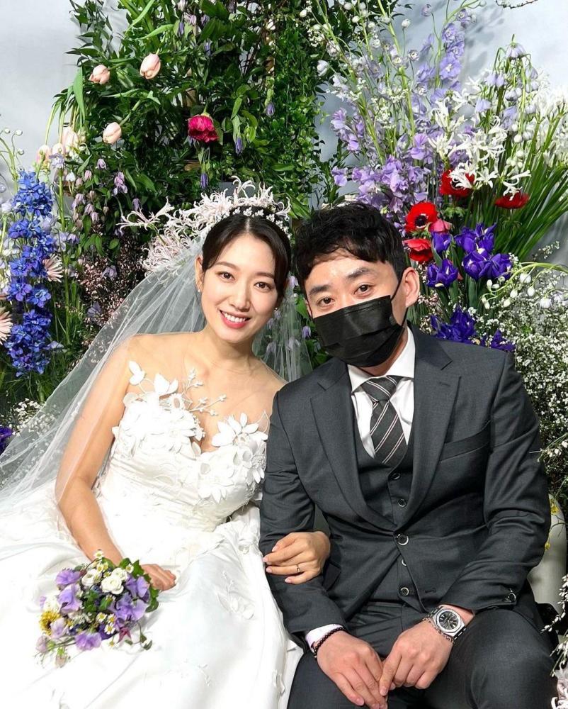 韩剧女神大婚半个娱乐圈都到齐李敏镐张根硕祝福引网友泪奔