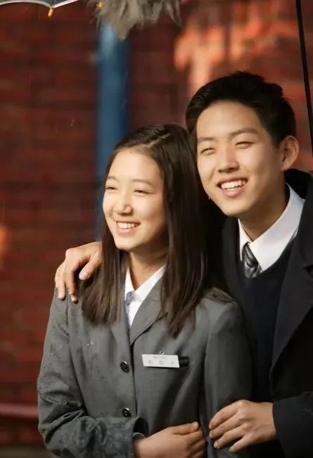 她结婚了,他和他送祝福