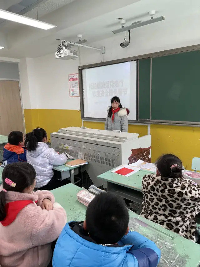南通市崇川小学举行20212022学年第一学期散学典礼