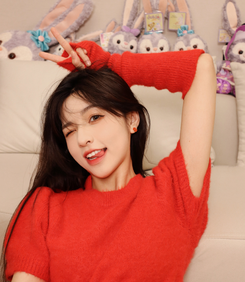 刘思瑶挑战清纯风素颜出镜暴露真实颜值刘大嘴名不虚传