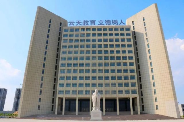 2022德州庆云云天中学寒假优秀后备教师招聘公告(33人)