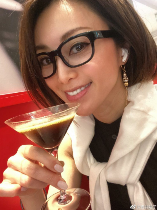 50岁酒井法子无预警删光社群消失 工作人员曝荒谬内幕