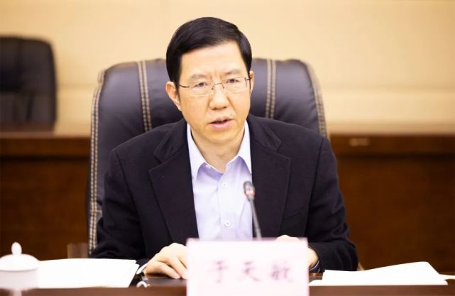 省人民检察院检察长李成林,省军区副政委张立刚,武警辽宁省总队负责