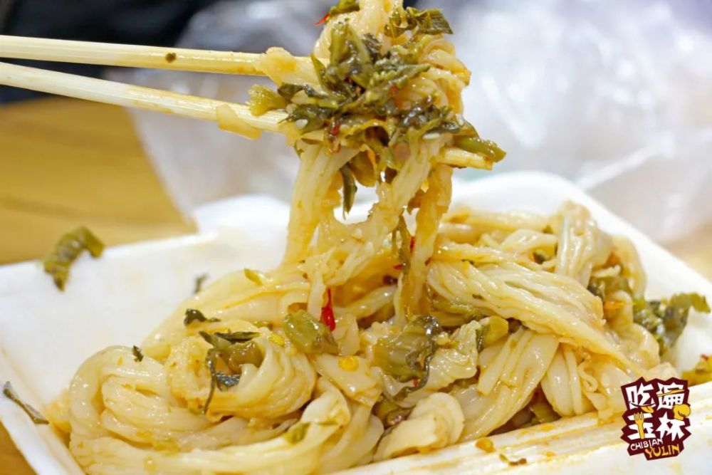 找到了玉林这家藏得很深的泡沫箱式肠粉才3块钱一份