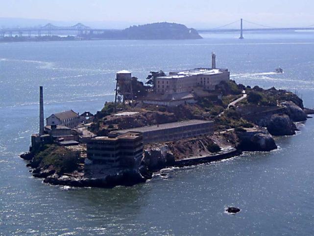 美国恶魔岛监狱囚犯愿望早死一半囚犯试图自杀