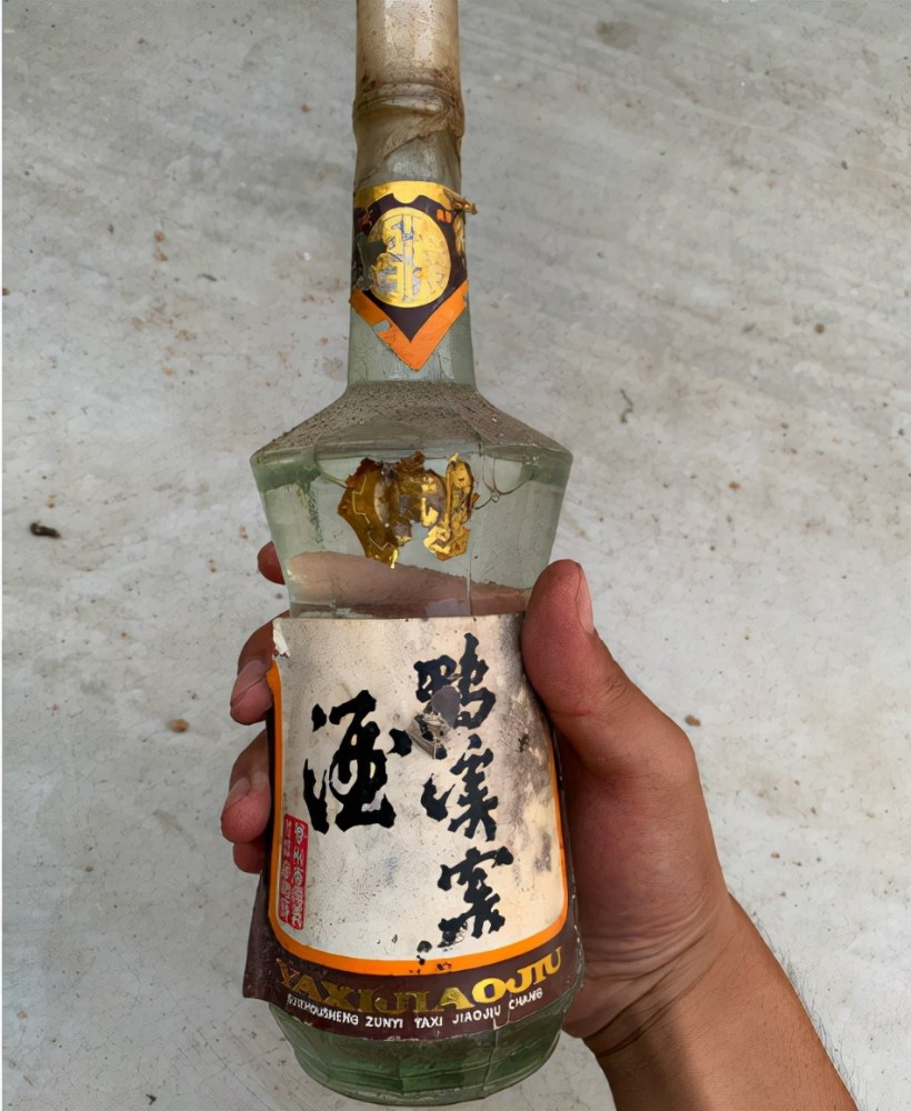 作為貴州的老八大名酒,鴨溪窖在當地還是很有名氣的.又