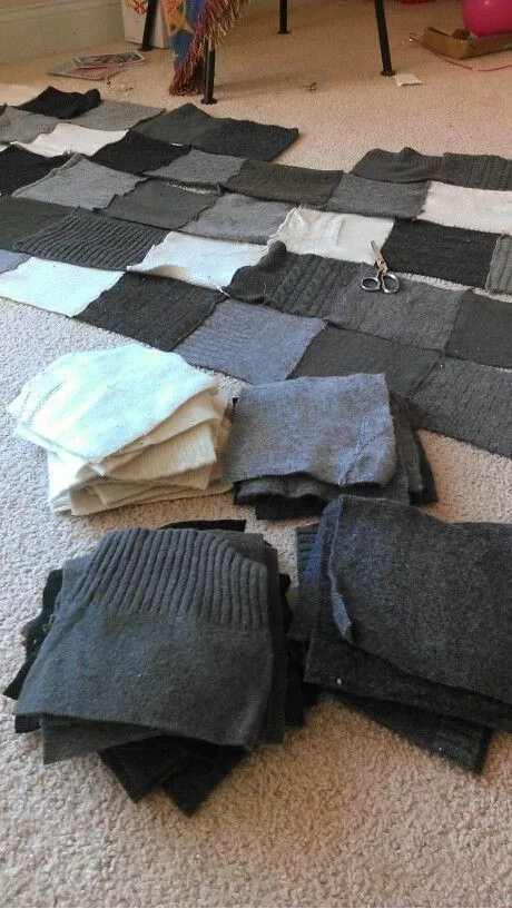 旧毛衣改造帽子diy帽子不会织,用毛衣剪剪就制作一顶吧,动手绕个毛线