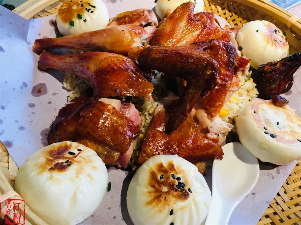 广东顺德伦教美食众多食客都是冲着这家这道一菜三味的招牌而来