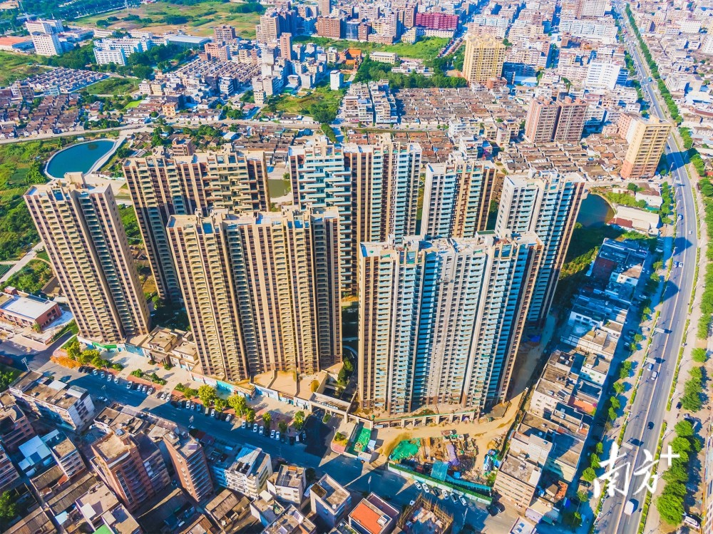 普宁碧桂园99豪园项目一个好房子是每位家人对生活的期许.