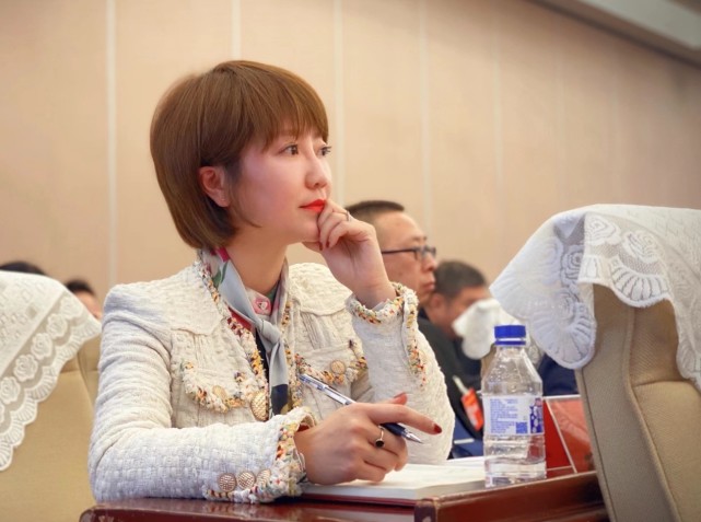 两会·声音丨杨文杰代表:用人工智能更好服务社会生活