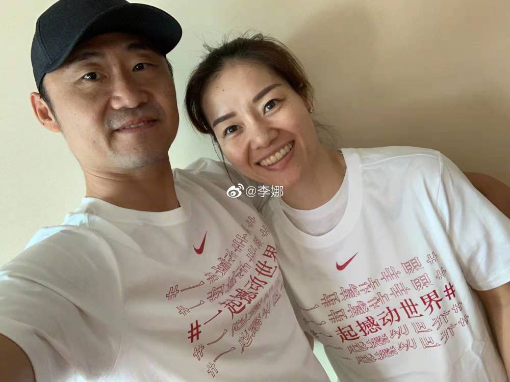 李娜疑似被扇耳光，李娜领奖台被扇耳光