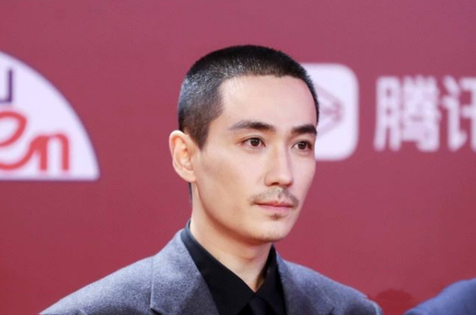 再帅的男明星也怕寸头张艺兴成翻版孙红雷朱一龙撞脸光头强