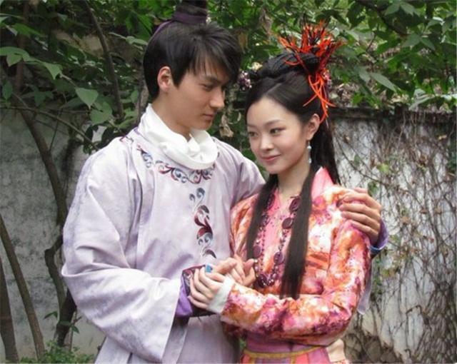 一个留守在家乡的妻子千里寻夫结果被卖给了印度人