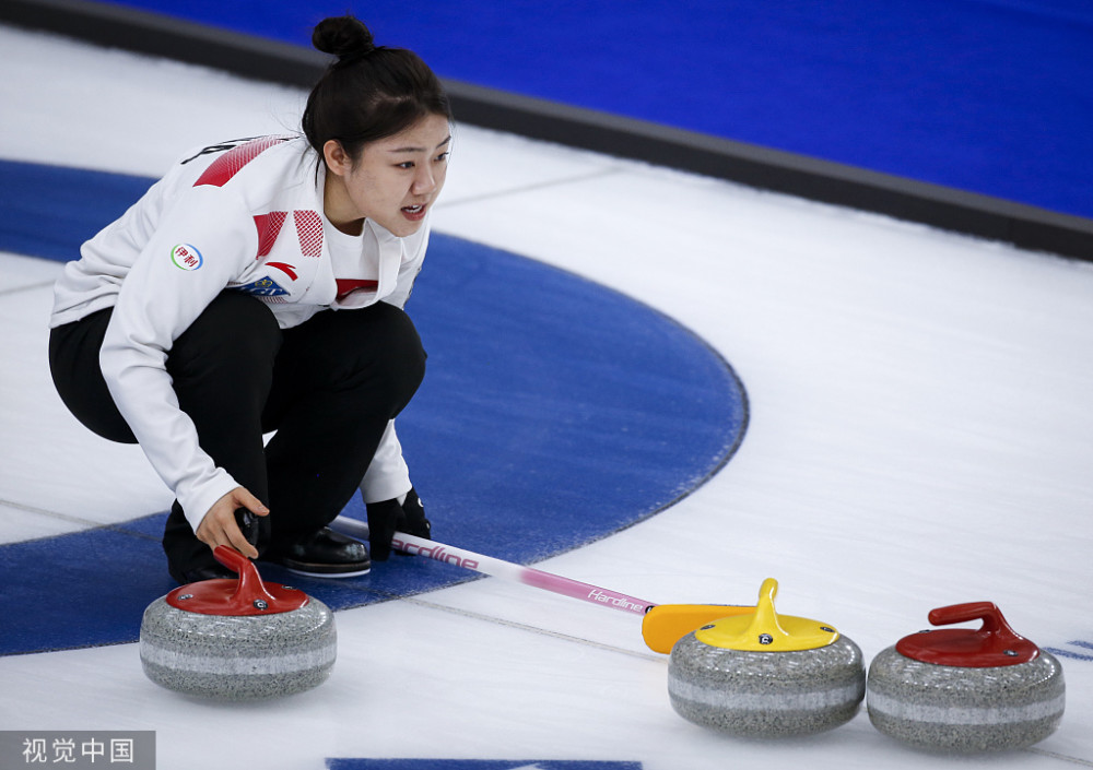 有趣中国女子冰壶战胜韩国颜值高高亭宇说格路让翻译懵了