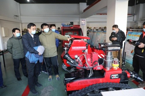 李万春总工程师赞扬了救援站把新技术,新工艺,新材料,新产品运用到
