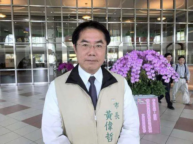 "蓝委"追问黄伟哲是不是线民?民进党当局高官:不便评论个案