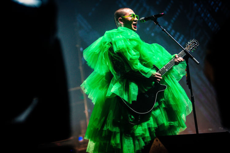 "二手玫瑰"梁龙:回不去的东北,停不下的流浪_腾讯新闻