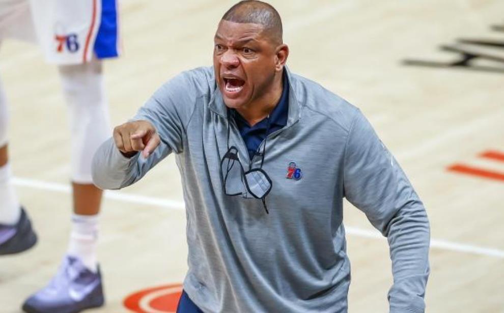 里弗斯下课76人遭24分逆转里弗斯赛后承认了恩比德空砍40分