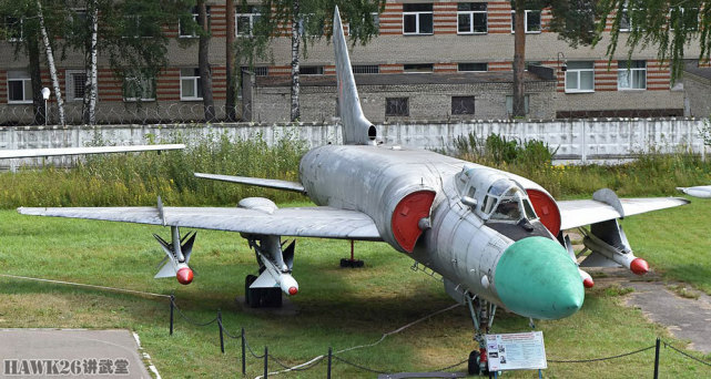 图-126预警机起飞瞬间.