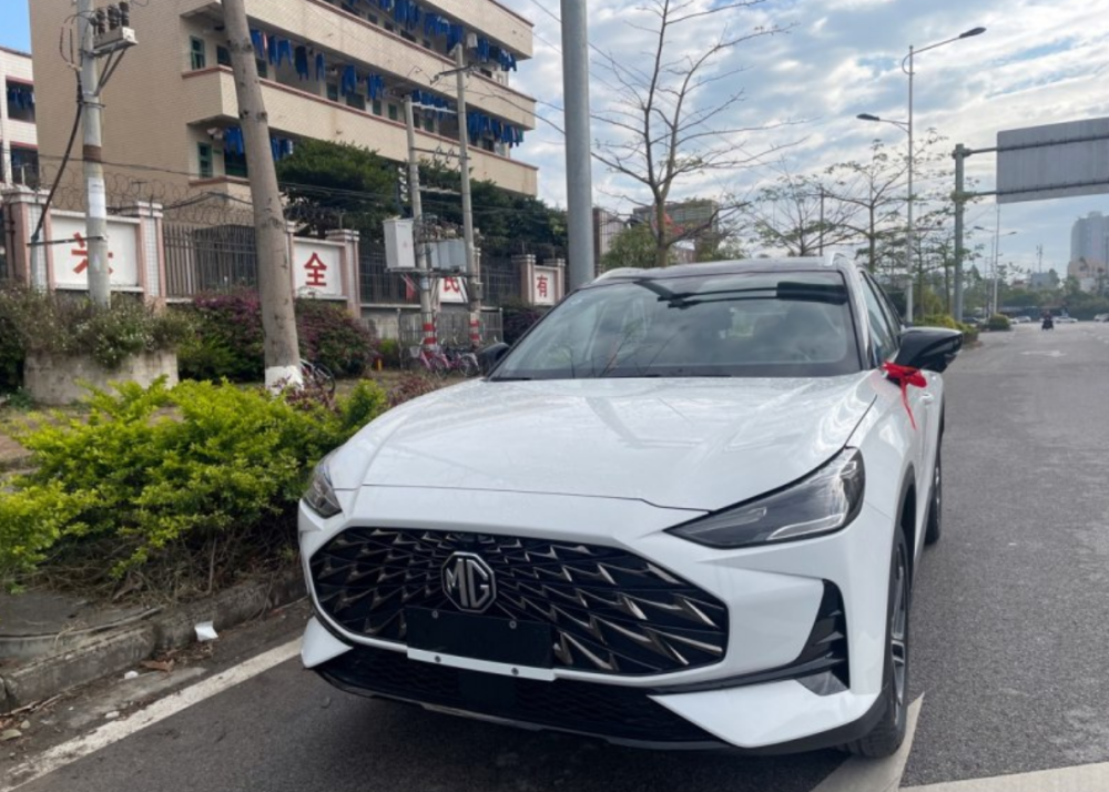 时尚耐看1298万提了辆名爵one用车已经两个月