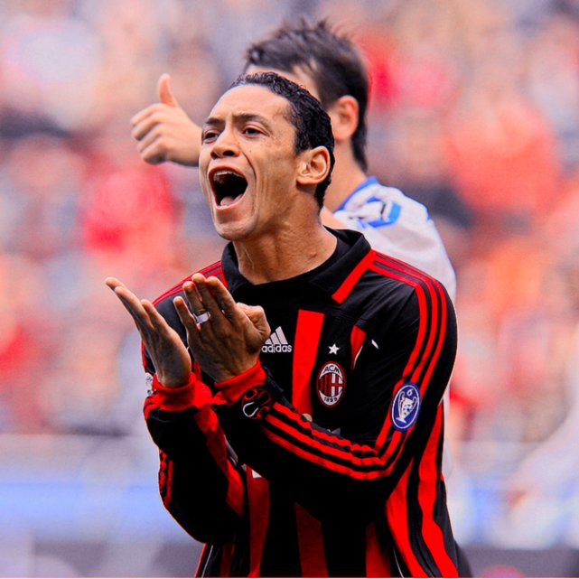 比他小两岁的卡卡退役也将近5年,而41岁的里卡多-奥利维拉则将再次