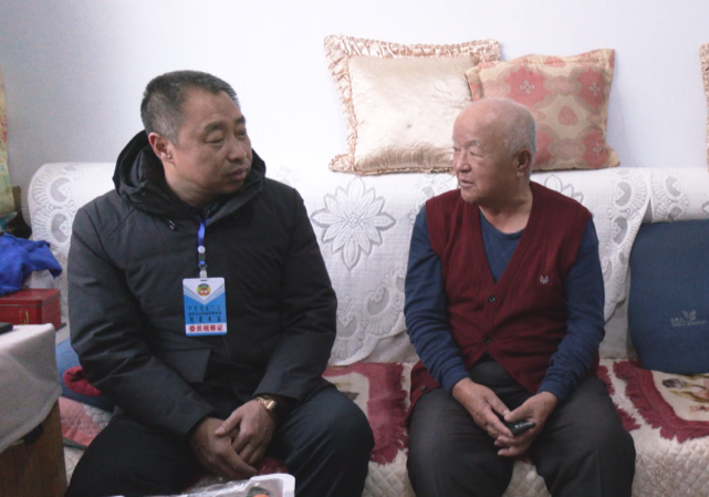 耿成带领市政协第一委员小组开展春节前走访慰问活动