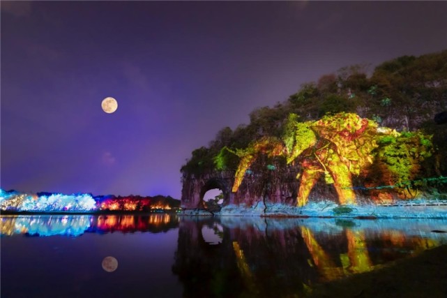 桂林象鼻山夜景图片